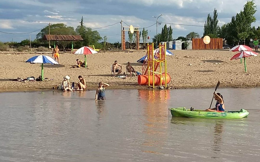 Con un nuevo sendero, inaugura la temporada 2020-2021 en la playita de San Carlos