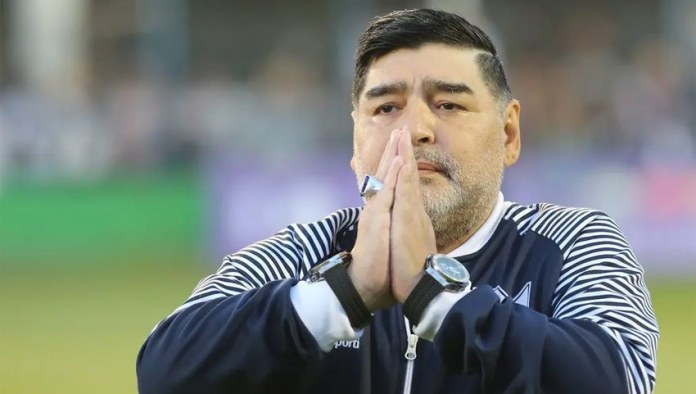 El presidente decretó tres días de duelo nacional por la muerte de Maradona