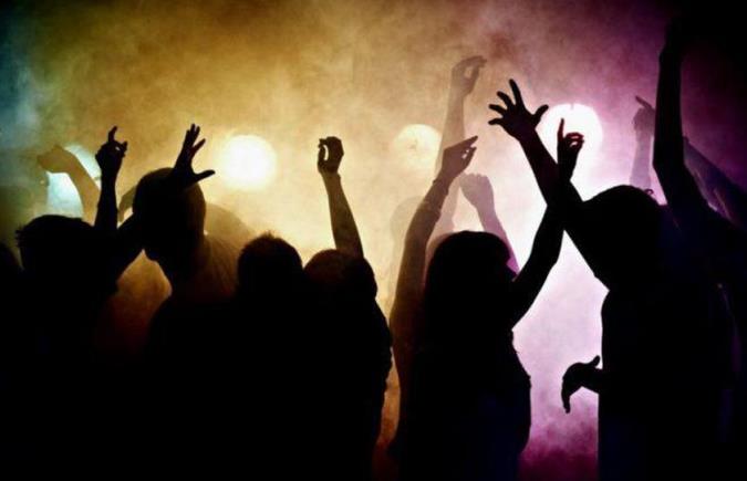 La Policía interrumpió una fiesta clandestina en Tunuyán donde había cerca de 200 personas