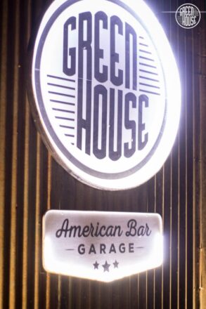 Green-House-American-Bar-garage-
