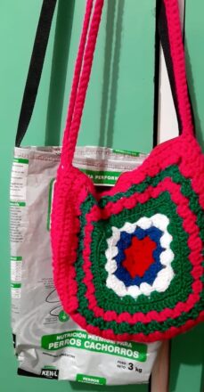 bolsoacrochetybolsorecicladoFeriaArtesanaldeTupungato - Diario El Cuco Digital todas las noticias del Valle de Uco bolso-a-crochet-y-bolso-reciclado-Feria-Artesanal-de-Tupungato