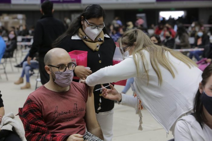 Vacunacion docentes mayores de 30 - foto Gobierno Prensa Mendoza