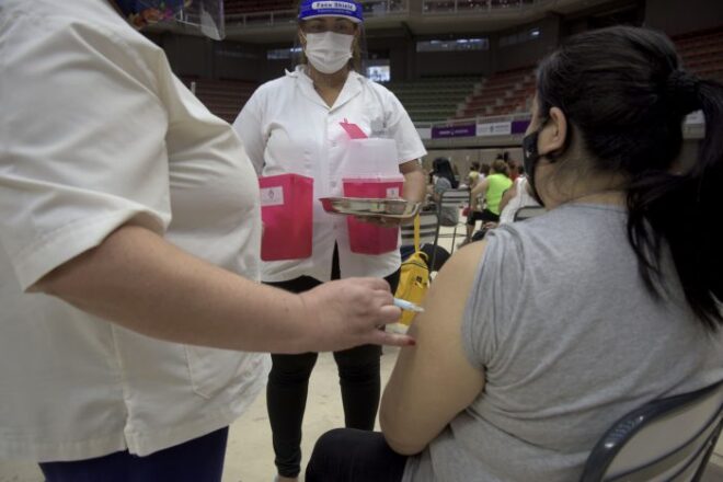 vacunacion profesionales salud - foto prensa Gobierno Mendoza