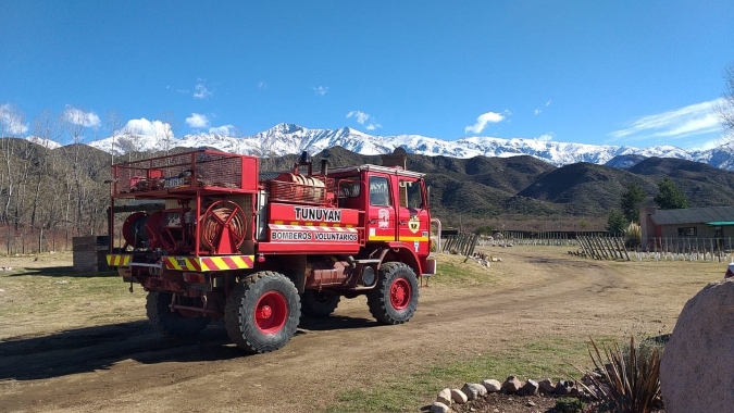 bomberos-voluntarios-tunuyan-camion-manzano