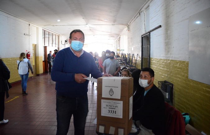 Aveiro emitió su voto: “Estamos tranquilos. Todos los días hemos hecho muchos esfuerzos”