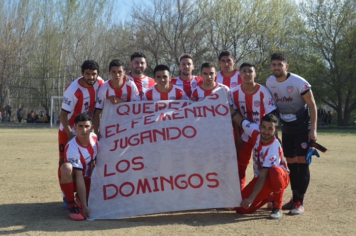 “Queremos el femenino jugando los domingos”: los villeros sumaron su apoyo a las mujeres