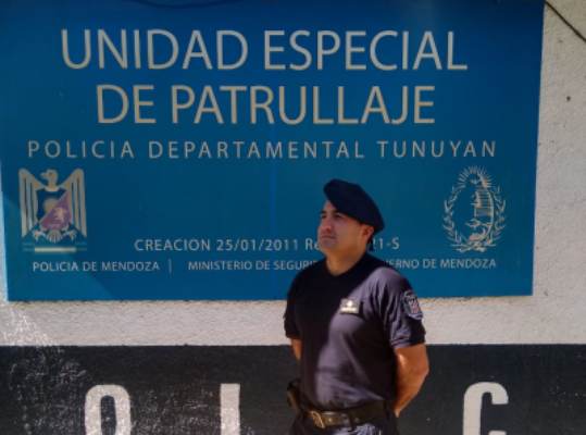 En el Día de la Policía de Mendoza, un subcomisario nos cuenta los desafíos y alegrías que le regala su profesión