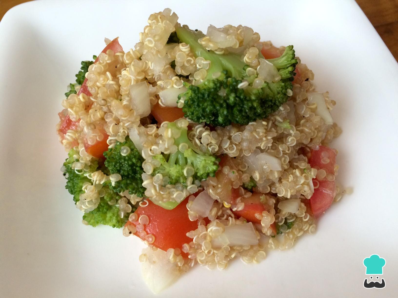 ensalada de quinoa con brócoli