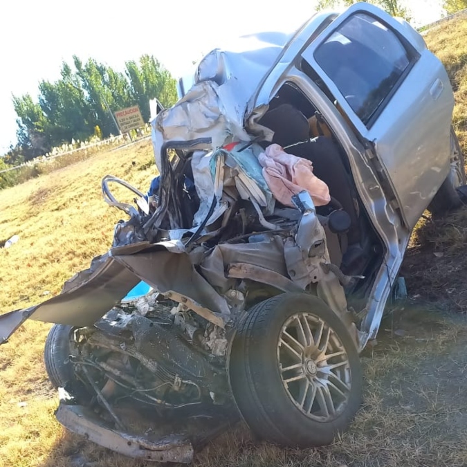 El auto tras el impacto. Foto: Ministerio de Seguridad de Mendoza.