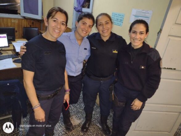 carina-chofer-policia-elcuco