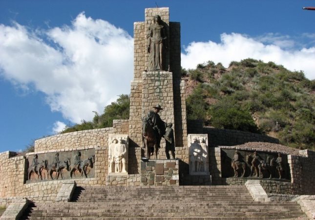 Monumento Retorno a la Patria, Manzano Histórico, Tunuyán