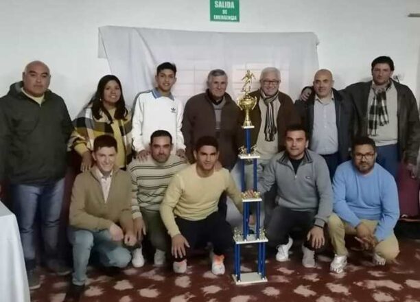 EntregapremiosLigafotoUltimaPalabra2 - Diario El Cuco Digital todas las noticias del Valle de Uco Entrega-premios-Liga-foto-Ultima-Palabra2