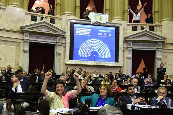 El proyecto contempla también la creación de una agencia reguladora, que oficiará como órgano rector y articulador de la cadena productiva del cannabis.