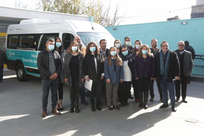 entregaminibusfotoprensagobiernomendoza - Diario El Cuco Digital todas las noticias del Valle de Uco entrega-minibus-foto-prensa-gobierno-mendoza