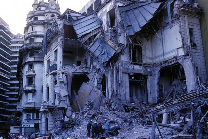 El atentado a la Embajada de Israel se llevó a cabo el 17 de marzo de 1992. Murieron 22 personas y otras 242 resultaron heridas.