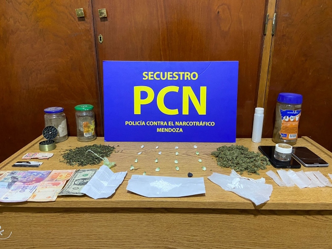 Foto: Policía contra el Narcotráfico.