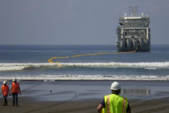En la actualidad, Argentina recibe internet gracias a la fibra óptica que ingresa desde el mar en la localidad de Las Toninas