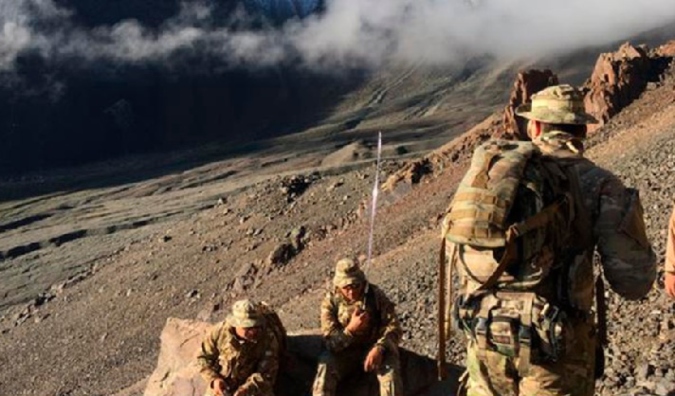 El Regimiento de Caballería de Exploración de Montaña 15 en la cumbre del Cerro Punta Negra. Foto: Ejército Argentino.