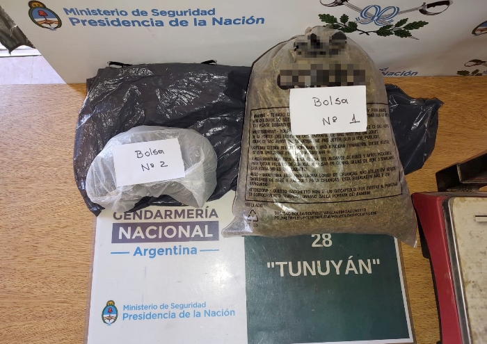 Las bolsas secuestradas- Foto Gendarmería Nacional