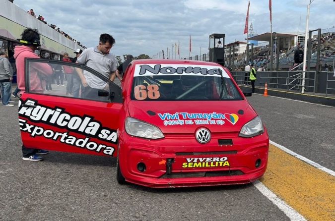 El piloto de Vista Flores tuvo un domingo difícil con su VW UP.