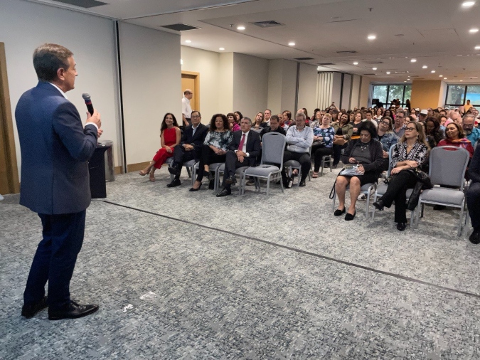 El gobernador Rodolfo Suarez y la ministra de Cultura y Turismo, Nora Vicario, presentaron “Mendoza, Capital Mundial del Vino’’ como destino turístico en el Hotel Hilton de Río de Janeiro.