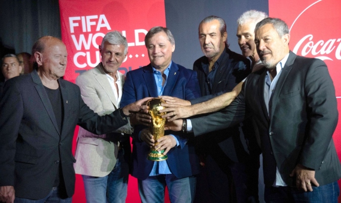 Alberto Tarantini, Omar Larrosa y Daniel Bertoni (campeones en 1978), y Ricardo Giusti, Sergio Batista y Carlos Tapia (ganadores en México 1986).