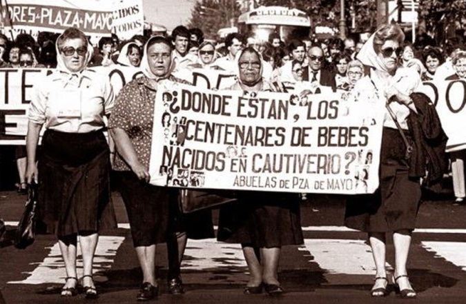 Abuelas y Madres de Plaza de Mayo, defensoras de los derechos humanos en Argentina