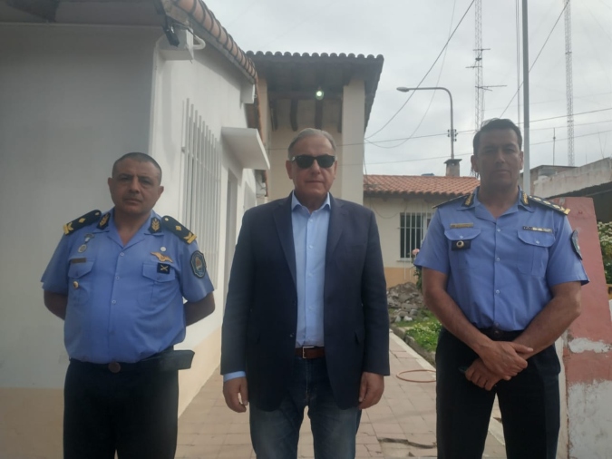 De izquierda a derecha: Carlos Siri, jefe de la Policía de San Carlos; Raúl Levrino, ministro de Seguridad de Mendoza; y Pablo Domínguez, jefe de la Policía Distrital del Valle de Uco.