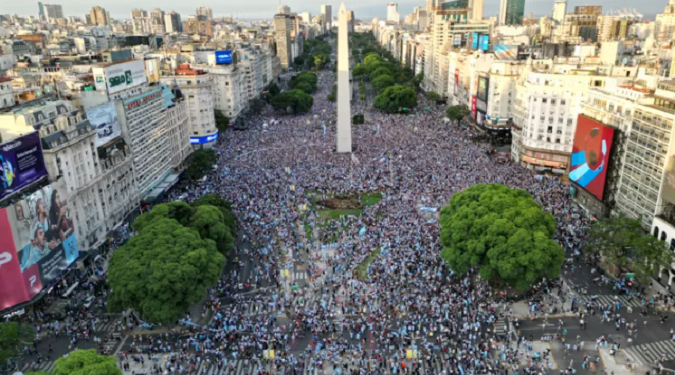 FESTEJOS EN EL OBELISCO