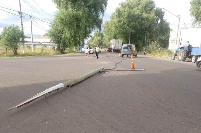 poste-caido-colonia-1