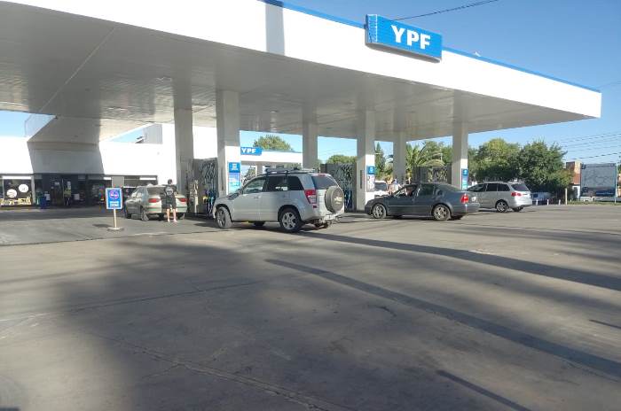 YPF de Tunuyán esta mañana - Foto El Cuco Digital