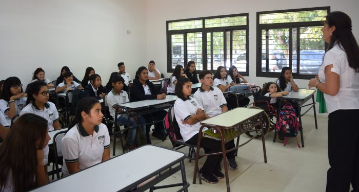 docente-aula-alumnos-foto-prensa-mendoza