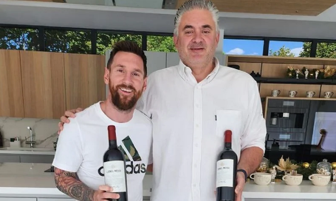Messi y el enólogo que hace su vino personal.