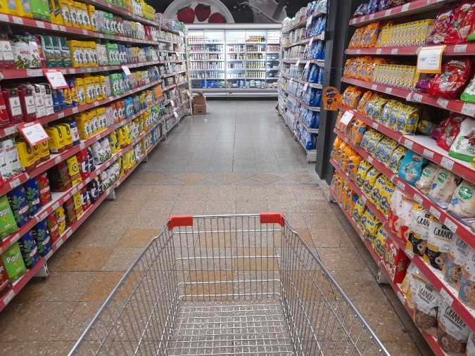 El nuevo pico de inflación en febrero elevó la vara para no ser pobre.