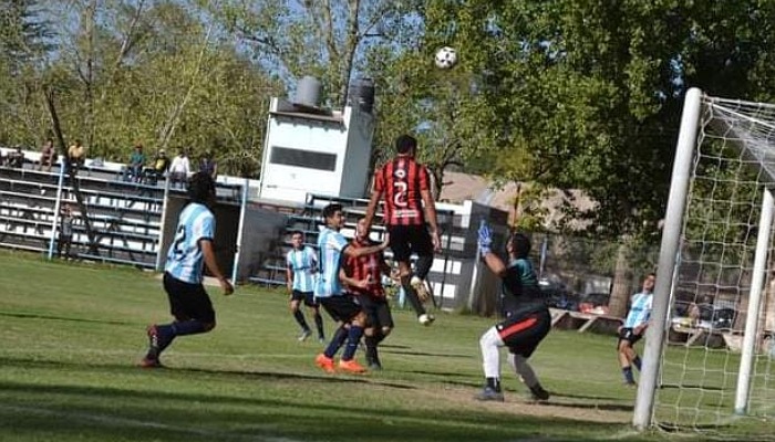 Fútbol de San Carlos: Unión estrenó el título de campeón con un empate