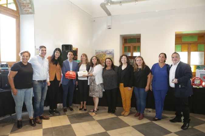 La ministra de Salud de Mendoza, Ana María Nadal, entregó ayer equipamiento en todos los hospitales y centros de salud del Valle de Uco.