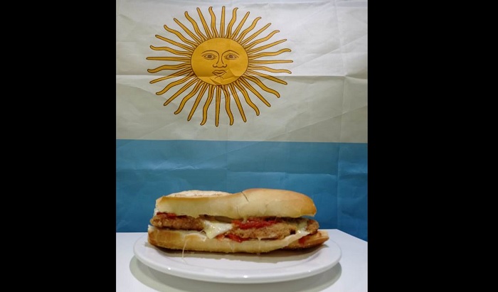 El sándwich de milanesa de pollo