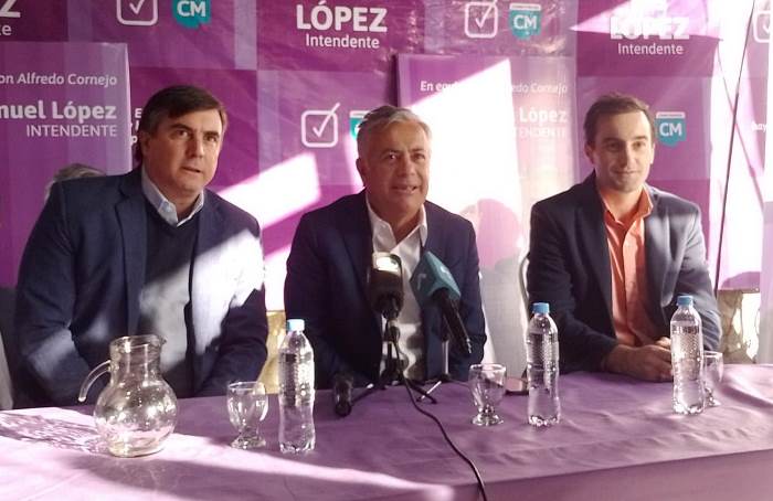 Los precandidatos en conferencia de prensa - Foto El Cuco Digital