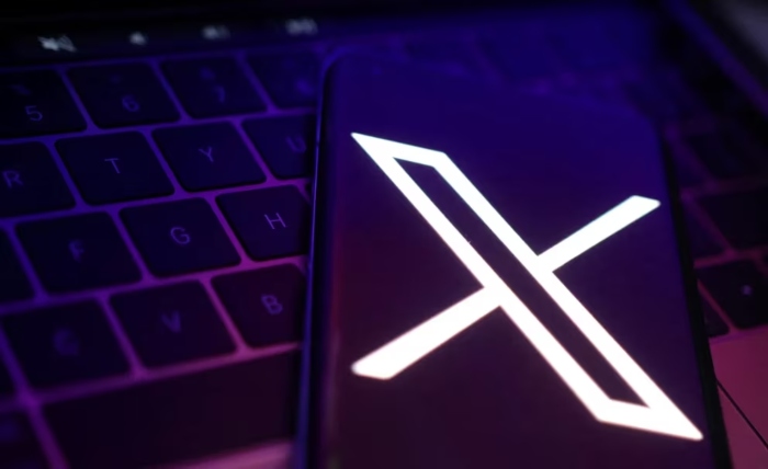 En menos de 24 horas Elon Musk cambió el logo de Twitter por el de "X" su proyecto para crear una aplicación que lo hace todo. (REUTERS/Dado Ruvic).