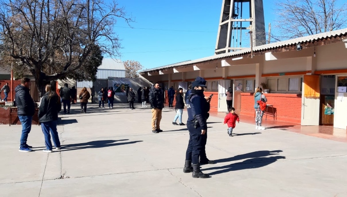 Elecciones en escuela de San Carlos - Foto El Cuco Digital