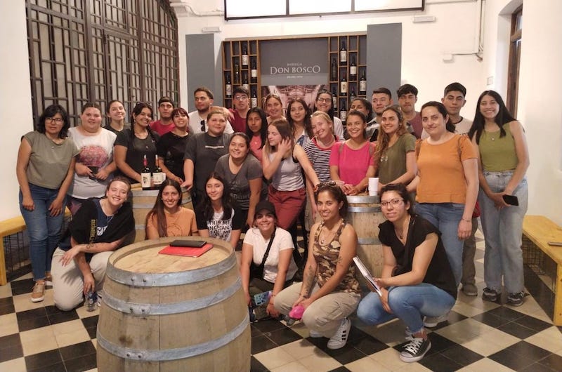 Visita de estudiantes de Enología a bodega Don Bosco, Maipú. (foto gentileza)