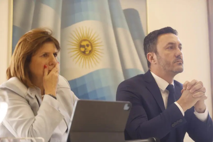 Patricia Bullrich y Luis Petri brindaron una conferencia de prensa este miércoles. Foto: La Nación.