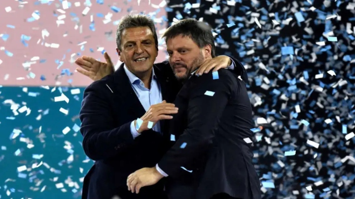 Massa y Santoro en el cierre de la campaña porteña de Unión por la Patria en el Luna Park.