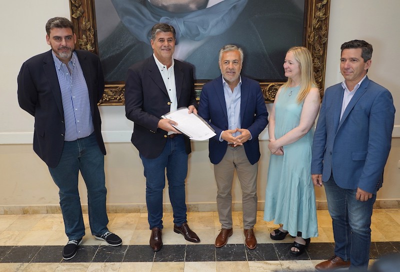 El electo gobernador presentó el proyecto de Ley.