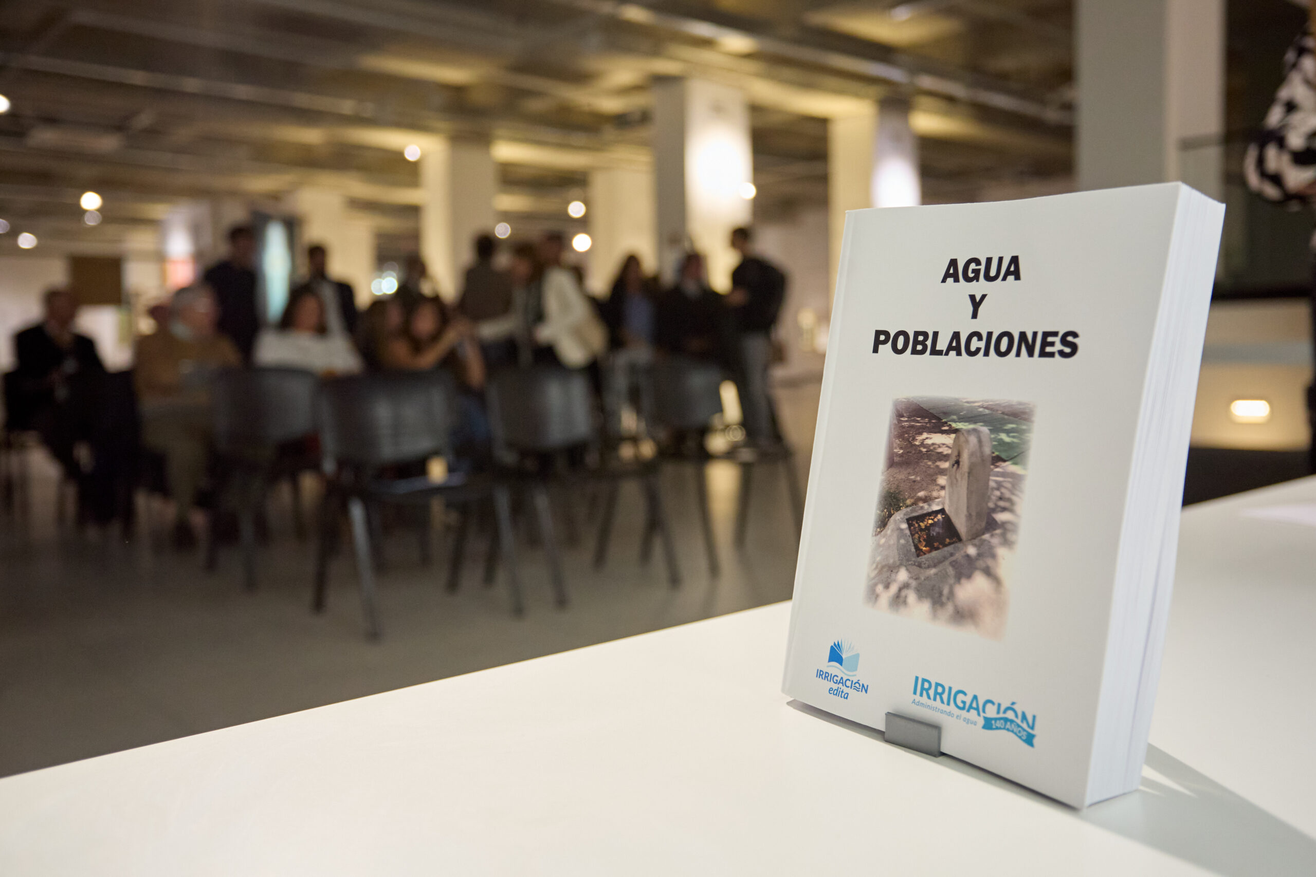 El Museo Municipal de Arte Moderno de Mendoza fue sede de la presentación del libro Agua y Poblaciones. En el evento disertaron el Superintendente General de Irrigación, Ing. Sergio Marinelli; el intendente de la Ciudad de Mendoza, Ulpiano Suárez; y el Ing. Luis Urbano Jauregui, quienes destacaron la importancia de la gestión del agua para el desarrollo de la provincia.