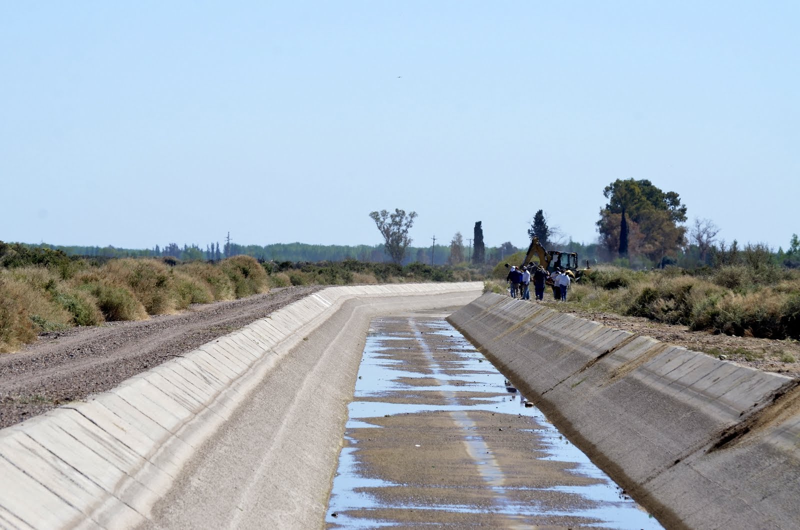 canal sin agua - corta