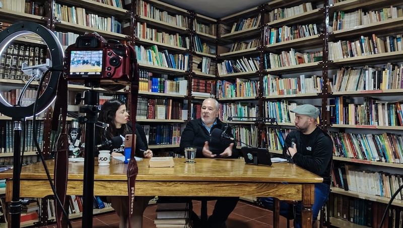 Abi Romo y Jorgito García junto al intendente Alejandro Morillas.