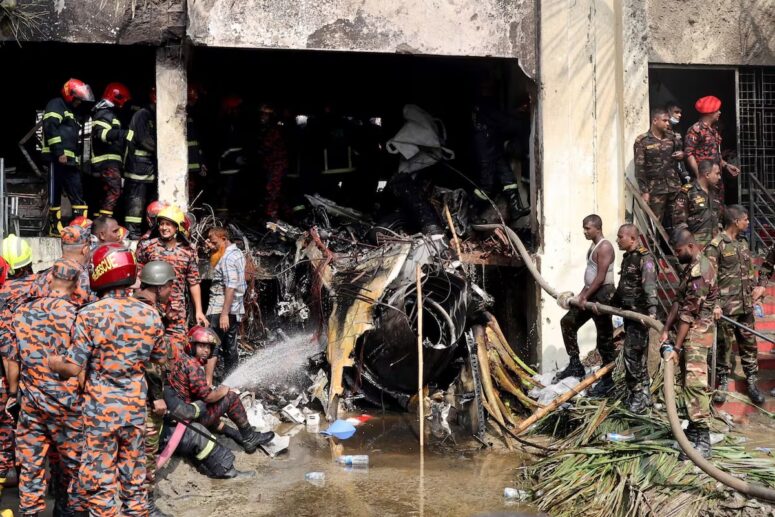 Avion caido en bangladesh 2