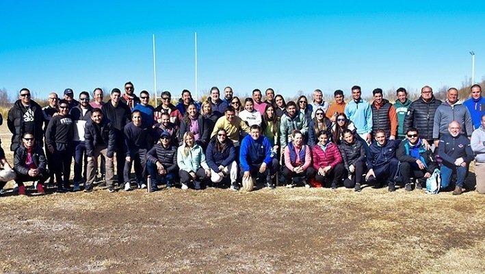 Más de 60 profesores de educación física participaron de una capacitación sobre rugby sin contacto