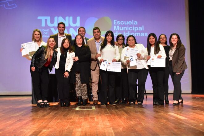 La Escuela Municipal de Idiomas celebró a sus primeros egresados
